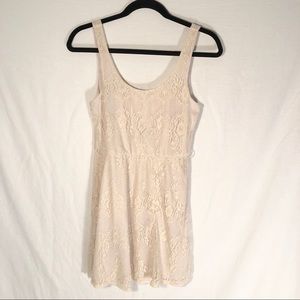 Full Tilt Cream Lace Blouse/Tunic Size Med